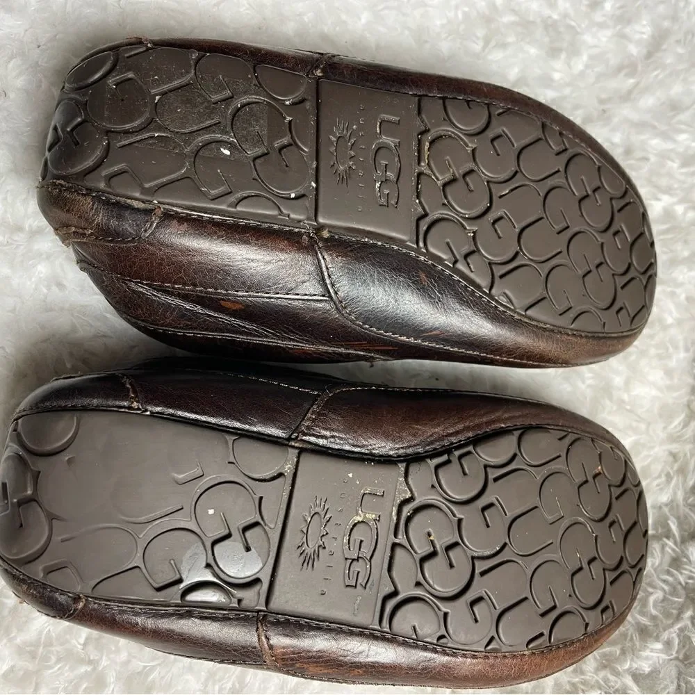 UGG Ascot Leather Brown Slippers/ Moccasins wool lining size 11